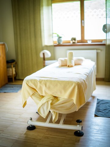 massage table wellness hotel Tuxerhof